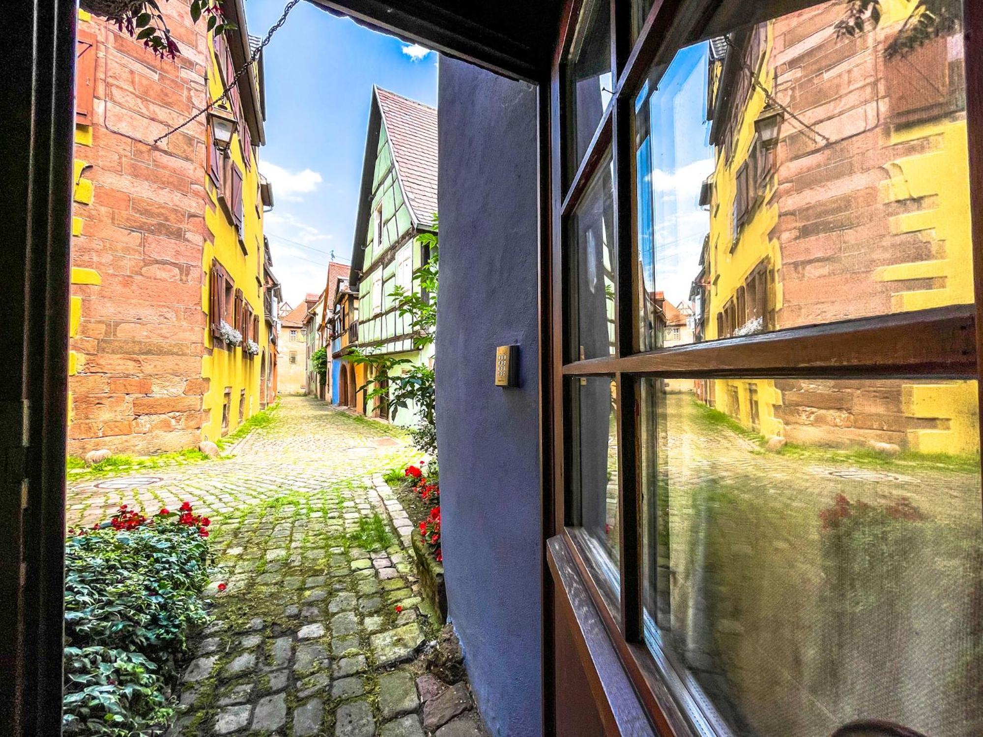 La Maison Bleue - Historic House In The Heart Of Riquewihr Kültér fotó